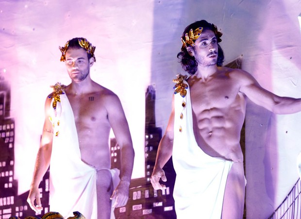 Musos representam deuses do Olimpo (Foto: Eduardo Saraiva/ Ed. Globo)