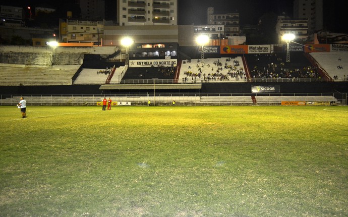 Estádio Sumaré, em Cachoeiro de Itapemirim (Foto: Sidney Magno Novo/GloboEsporte.com)