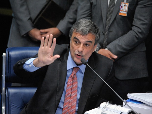 O advogado de defesa José Eduardo Cardozo fala durante a sessão do julgamento final da presidente afastada Dilma Rousseff no plenário do Senado, em Brasília (Foto: Pedro França/Agência Senado)