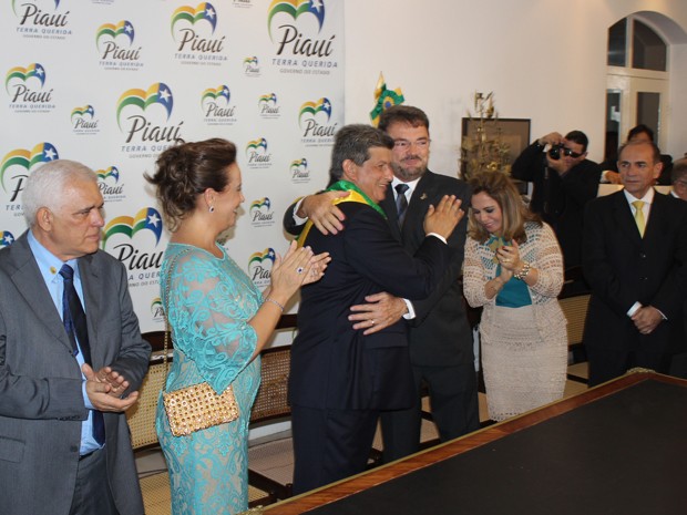 José Filho recebe faixa de governador do Piauí no Palácio de Karnak (Foto: Raimundo Soares/ TV Clube)