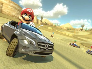 Mercedes 'contrata' Mario Bros como garoto-propaganda do GLA Mariokart8mercedesbenz