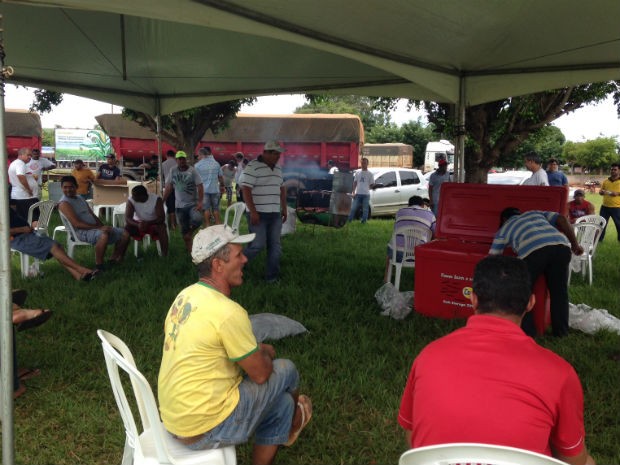 G1 Caminhoneiros Acampam E Almoçam Em Rodovia Durante Protestos Em Ms