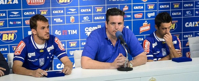 Apresentação de Lucas e Robinho no Cruzeiro (Foto: Washington Alves / Lightpress)