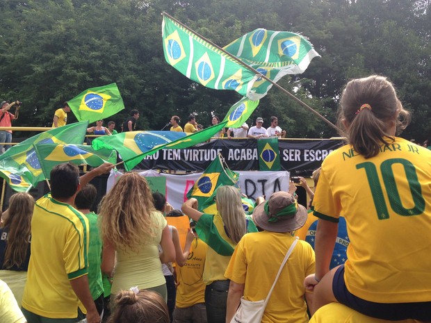 Manifestação Parcão Porto Alegre pró impeachment (Foto: Caetanno Freitas/G1)