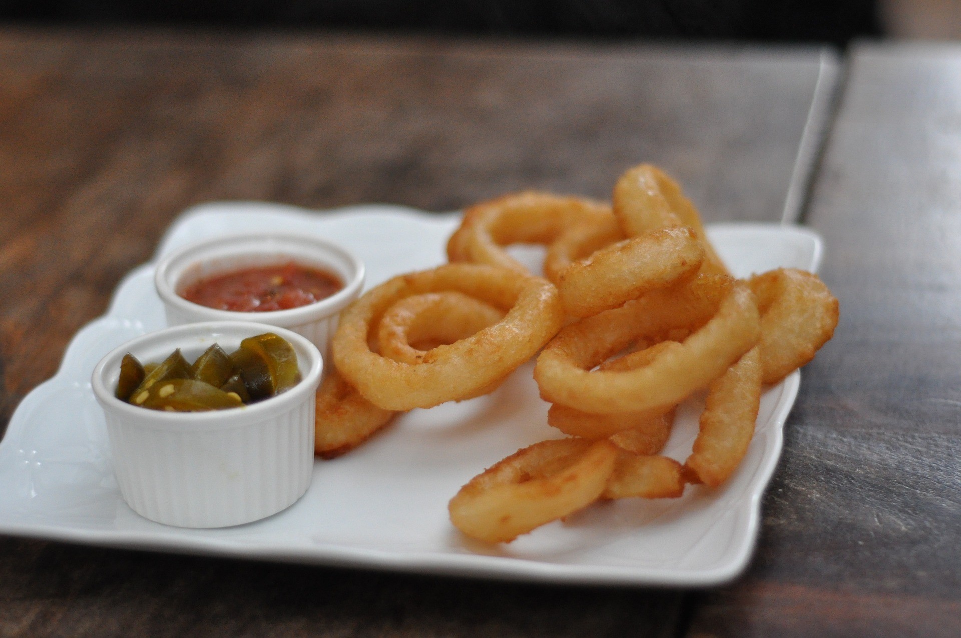 Onion rings como fazer cebola empanada de um jeito fácil e rápido