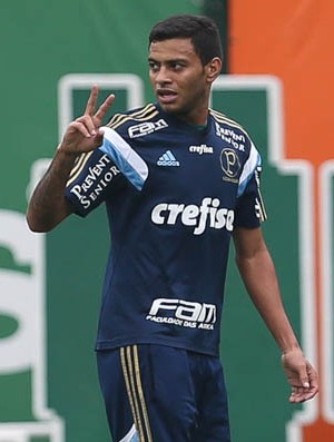Atrapalhado por lesões, Cleiton Xavier chega a dois meses fora do Palmeiras