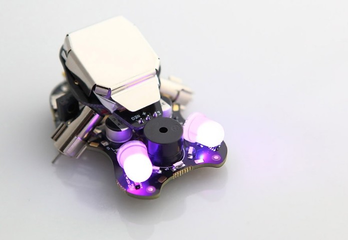 Robô Wink é baseado em Arduino ajuda a entender linguagens de programação (Foto: Divulgação/Plumgeek)