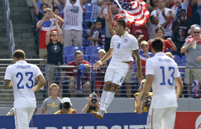 Dempsey gol Estados Unidos x Cuba Copa Ouro (Foto: AP)