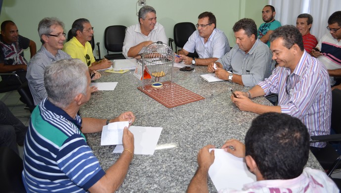 Reunião da Junta Administrativa com representantes dos clubes na FPF,  (Foto: Amauri Aquino / GloboEsporte.com/pb)