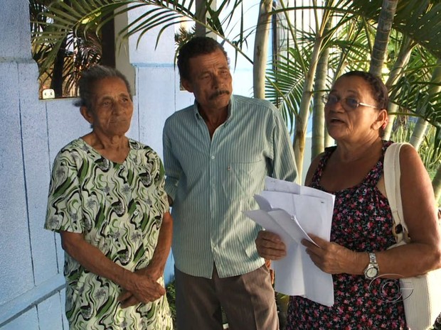 Atestado de óbito tem mesmo nome e CPF de aposentada que está viva. (Foto: Reprodução/TV Gazeta) Atestado de óbito tem mesmo nome e CPF de aposentada que está viva. (Foto: Reprodução/TV Gazeta)