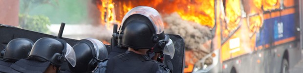 AO VIVO: reintegração de terreno no Rio tem confrontos e veículos incendiados (Reynaldo Vasconcelos/Código 19/Estadão Conteúdo)