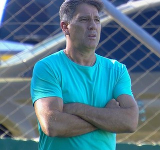 Renato comanda o Grêmio contra o Cruzeiro-RS (Foto: Reprodução / RBS TV)
