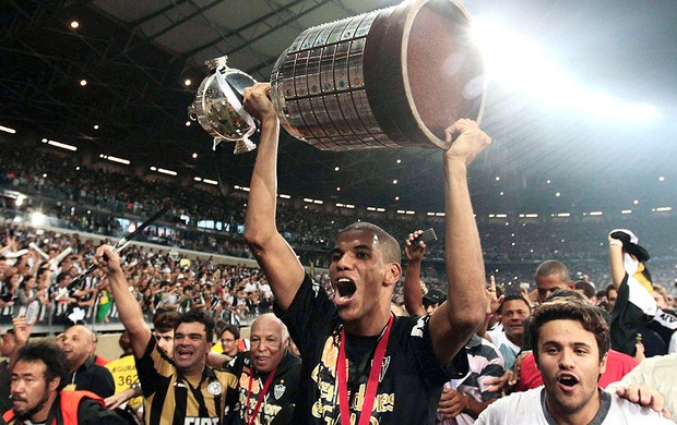 Leonardo Silva Atlético-MG festa título Libertadores (Foto: Reuters)