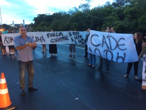 Protesto PMs Gravataí (Foto: Josmar Leite/RBS TV)