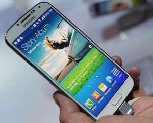 O novo smartphone da Samsung foi revelado em evento em Nova York (Foto: Don Emmert/AFP)