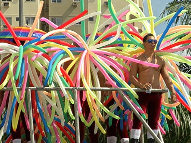 Participantes garantiram o brilho e o colorido, apesar do calor (Foto: Reprodução / TV Liberal)