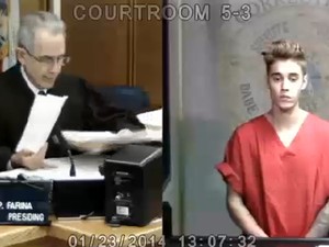 Justin Bieber comparece diante de juiz após ser preso por dirigir bêbado (Foto: Reprodução /TMZ)