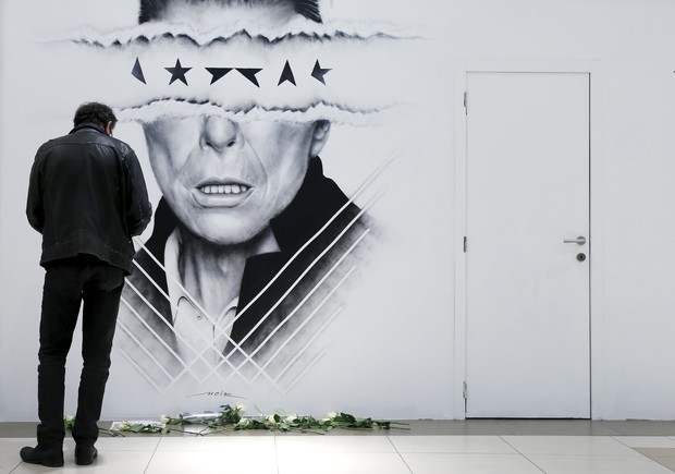 Homenagem a David Bowie em mural pintado em Bruxelas, na Bélgica (Foto:  REUTERS/Francois Lenoir)