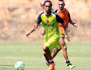 everton costa Vasco treino pinheiral (Foto: Marcelo Sadio / Vasco.com.br)