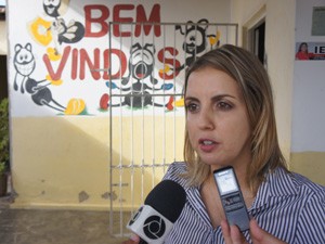 Promotora da Educação afirmou que ambientes encontrados são inadequados para uma unidade escolar (Foto: Daniel Peixoto/G1)