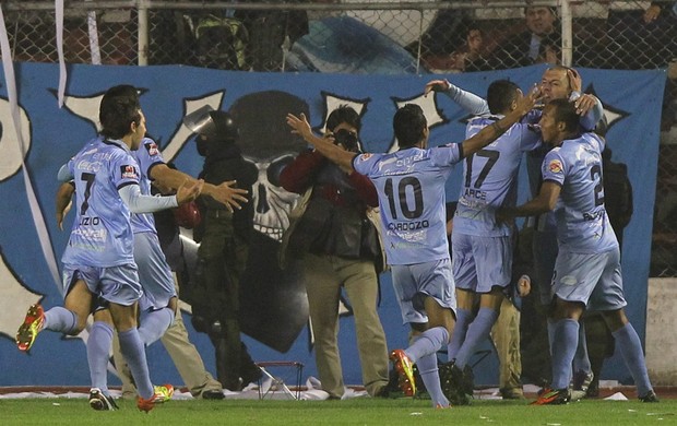 Bolívar 3 x 0 Universidad Católica, Libertadores 2012 (Foto: EFE) Bolívar 3 x 0 Universidad Católica, Libertadores 2012 (Foto: EFE)
