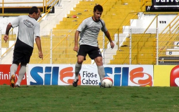 Rodolfo, à direita, pode ser titular contra o São Paulo (Foto: Bernardo Medeiros / Globoesporte.com)