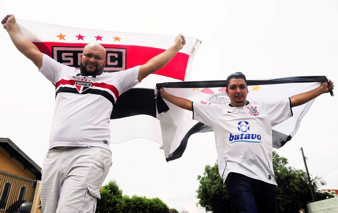 torcedores Corinthians x São Paulo (Foto: Marcos Ribolli)