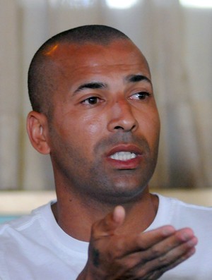 Sheik se apresenta em janeiro, mas permanência depende de finanças