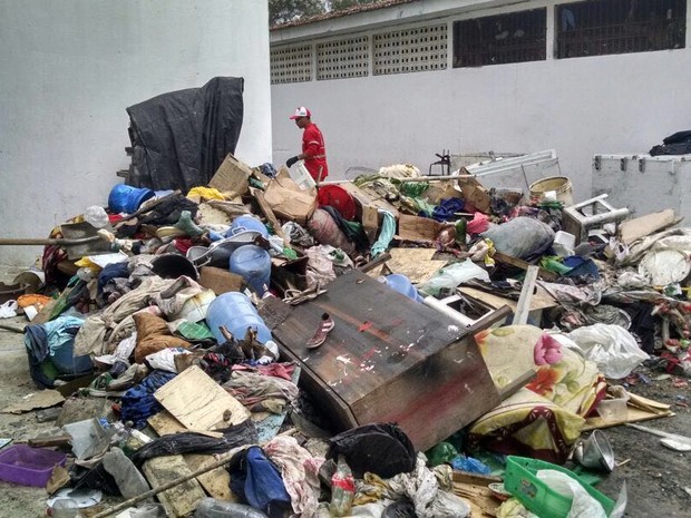 Foram recolhidos 50m³ de entulho no presídio de Caruaru (Foto: Divulgação/Assessoria) Foram recolhidos 50m³ de entulho no presídio de Caruaru (Foto: Divulgação/Assessoria)