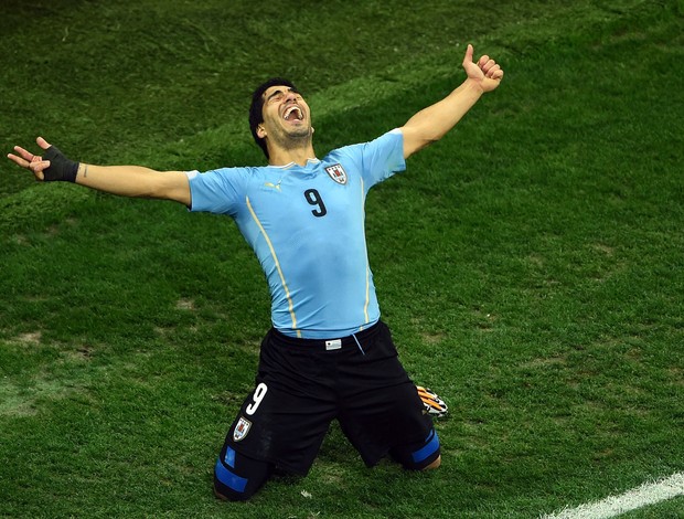 Suarez gol Uruguai x Inglaterra (Foto: Getty Images)