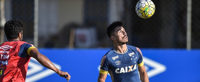 Willian; Cruzeiro (Foto: Pedro Vilela/Light Press)
