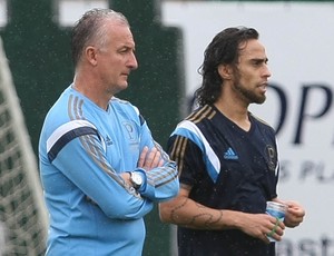 Com Valdivia, Dorival relaciona 23 atletas para 'decisão' no Brasileiro