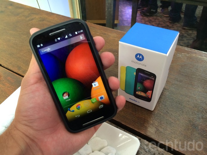 O Moto E já está à venda no Brasil; vale a pena comprar o novo smartphone?  (Foto: Allan Melo/ TechTudo)