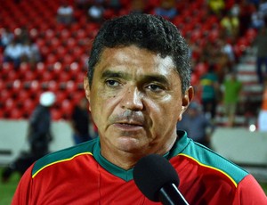 Flávio Araújo, treinador do Sampaio, no Estádio Castelão (Foto: Paulo de Tarso Jr./Imirante) Flávio Araújo, treinador do Sampaio, no Estádio Castelão (Foto: Paulo de Tarso Jr./Imirante)