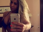 Mulher Melão provoca ao fazer selfie de biquíni e recebe cantadas na web