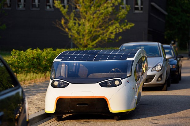 Conheça o primeiro carro 100% movido a energia solar (Foto: Reprodução)