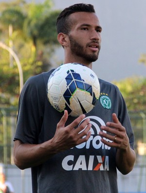 Com incerteza sobre Guerrero, Timão busca Leandro, da Chapecoense