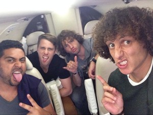 David Luiz com os amigos (Foto: Instagram)