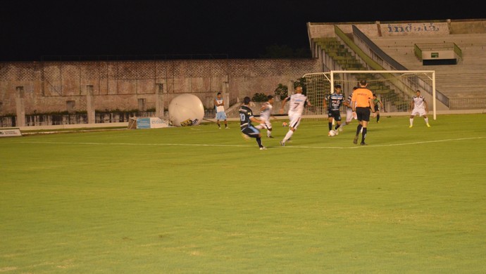 CSP vence Santa-PB e assume a liderança provisória do Campeonato (Foto: Hévilla Wanderley / GloboEsporte.com/pb)