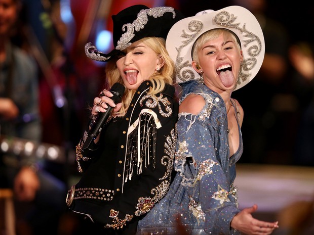 Madonna participa do &#39;Unplugged MTV de Miley Cyrus em Los Angeles, nos Estados Unidos (Foto: Christopher Polk/ Getty Images/ AFP)