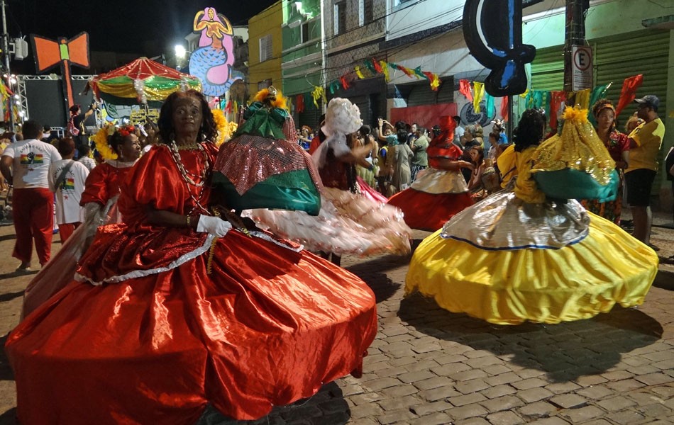 O Maracatu Rosa Vermelha é do bairro dos Coelhos, no Recife. Foi fundado em 2001.  (Foto: Katherine Coutinho / G1)