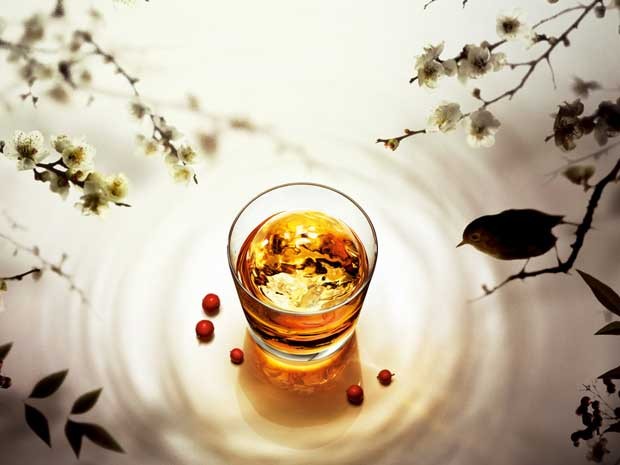 Imagem de uísque no site da Suntory (Foto: Reprodução / Site Oficial da Suntory) Imagem de uísque no site da Suntory (Foto: Reprodução / Site Oficial da Suntory)