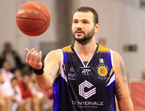 Caio Torres São José Basquete (Foto: Rafael Silva/Gazeta Press) Caio Torres São José Basquete (Foto: Rafael Silva/Gazeta Press)