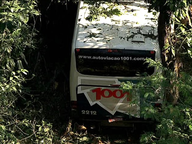 Segundo a assessoria da BR-040, não há indícios de outro veículo envolvido no acidente (Foto: Reprodução / TV Globo)