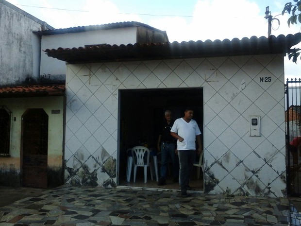 Homem é agredido até a morte após tentar roubar bar em São Luís (Foto: Alessandra Rodrigues)