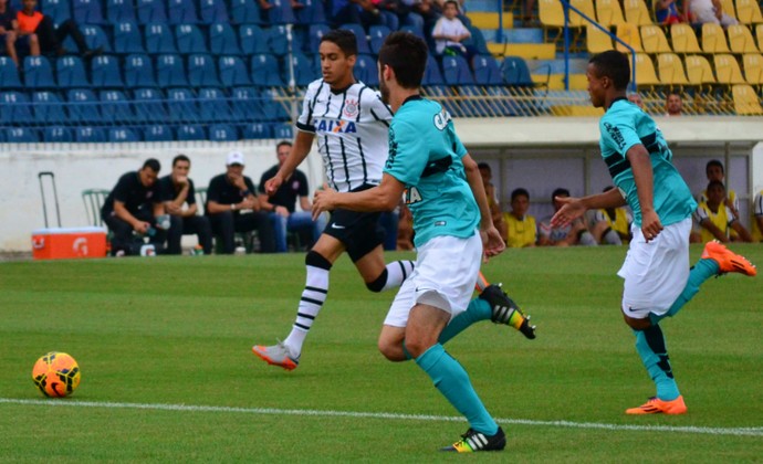 Matheus Pereira minimiza ausência no Mundial, e reforça foco no Corinthians