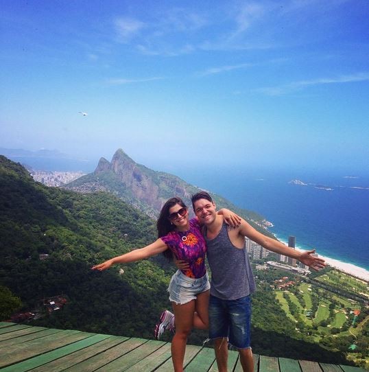 Andressa e Nasser voam de Asa Delta no RJ (Foto: Instagram / Reprodução)