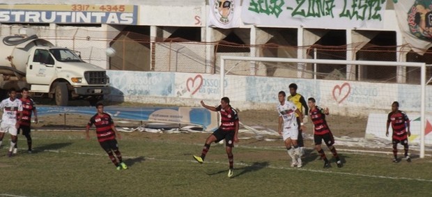 Baraúnas x Campinense, em Mossoró (Foto: Silas Batista)