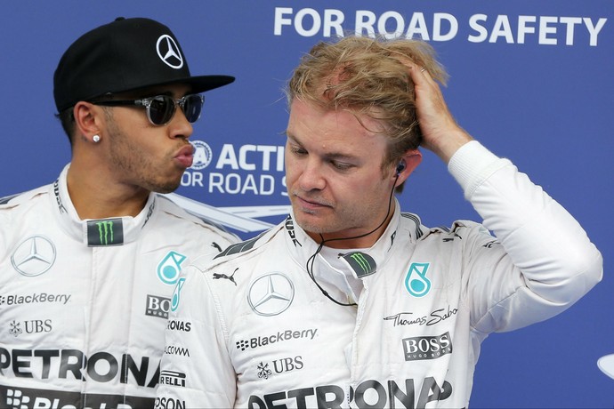 Lewis Hamilton e Nico Rosberg após treino classificatório para o GP da Áustria (Foto: EFE)