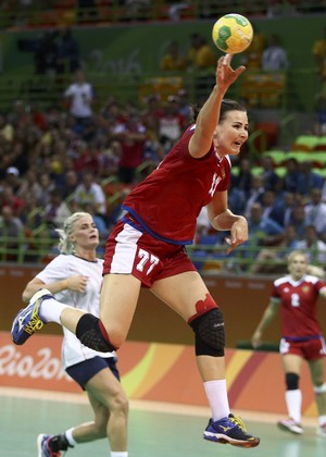 Noruega x Rússia handebol feminino semifinal Rio 2016 (Foto: Marko Djurica/Reuters)
